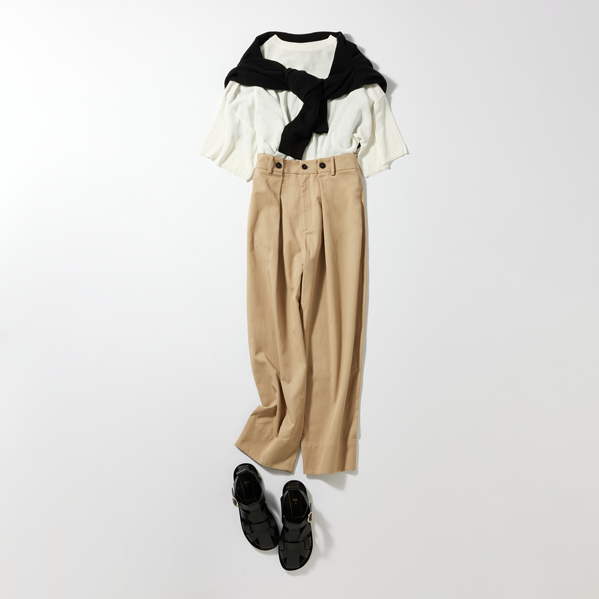 ZARA」のチノパンが30代にいい！体形カバーとキレイめを両立 | VERY