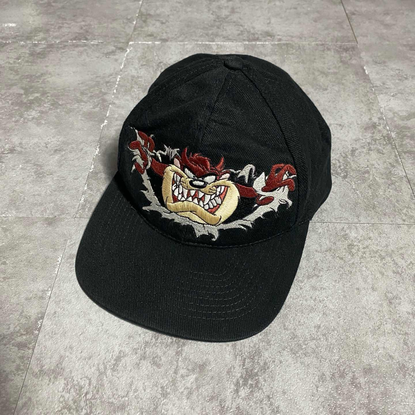 古着通販】90s タズマニアンデビル刺繍ロゴ コピーライト1995 スナップ