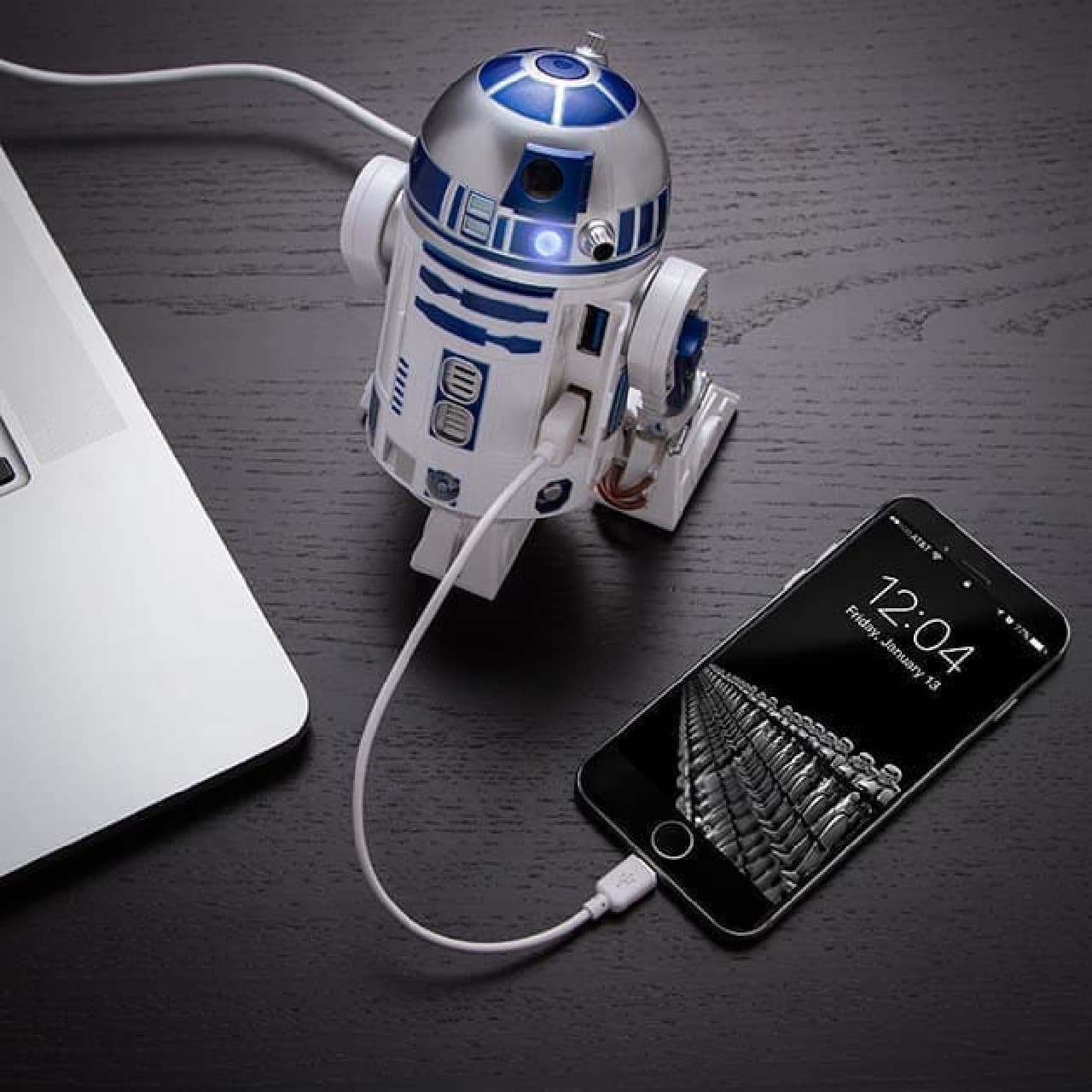 R2-D2型のUSB 3.0ハブはいかが？…「R2-D2 USB 3.0 Charging Hub