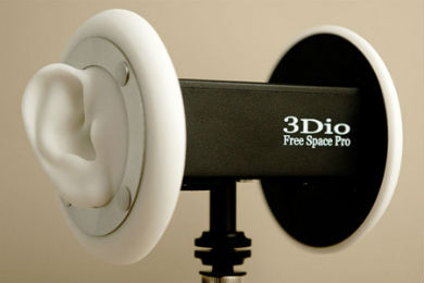 手軽に本格“バイノーラル録音”──小型の専用マイク「Free Space Pro