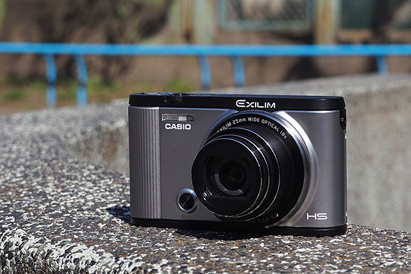 カシオの「EXILIM EX-ZR1600」に見る、スマホ時代のコンデジのあり方