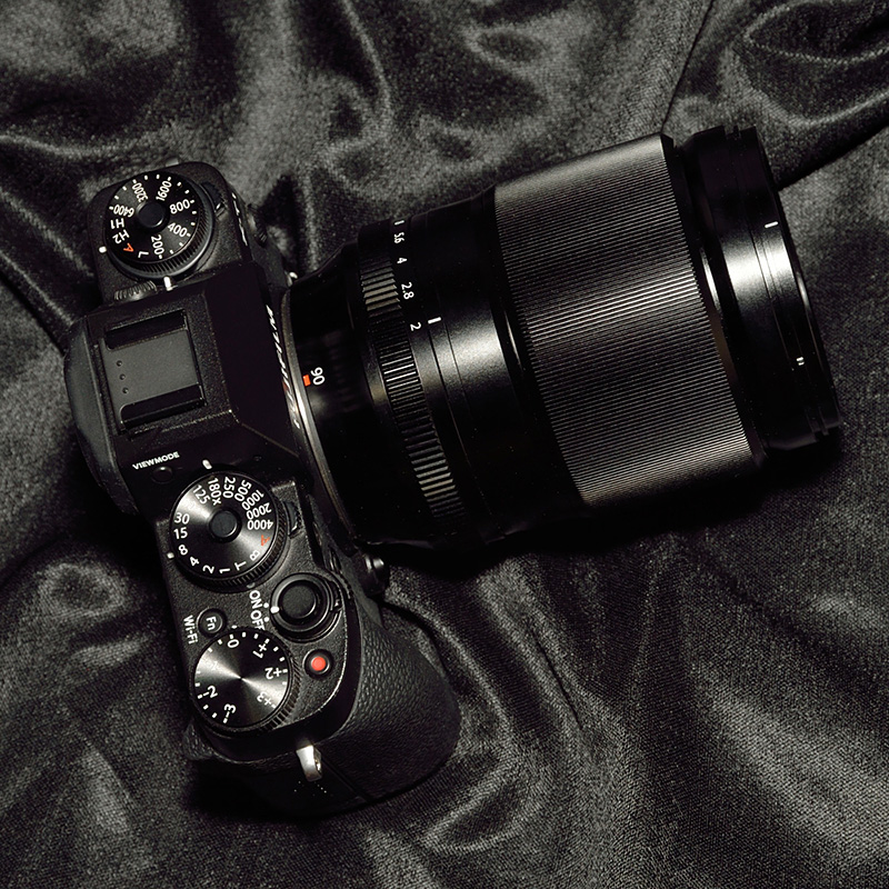 豊かな描写を見せる中望遠レンズ――富士フイルム「XF90mm F2 R LM WR