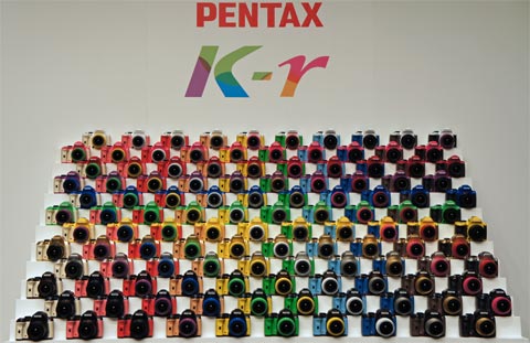 いろいろ選べる120色、ペンタックス「K-r」カラーオーダー - ITmedia NEWS