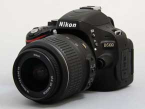 上位機譲りの高画質＆多機能、バリアングル液晶が楽しい ニコン「D5100