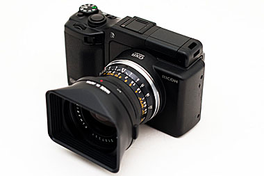 楽しみはライカレンズだけじゃない――GXR用ユニット「GXR MOUNT A12