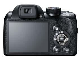 富士フイルム、選べる2色の乾電池対応30倍ズーム「FinePix S4500