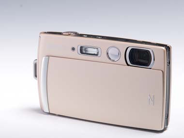シンプルで分かりやすい“スマホの友” 富士フイルム「FinePix Z1000EXR