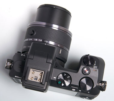 マニュアル撮影も楽しめる、快速小型軽量ミラーレス ニコン「Nikon 1