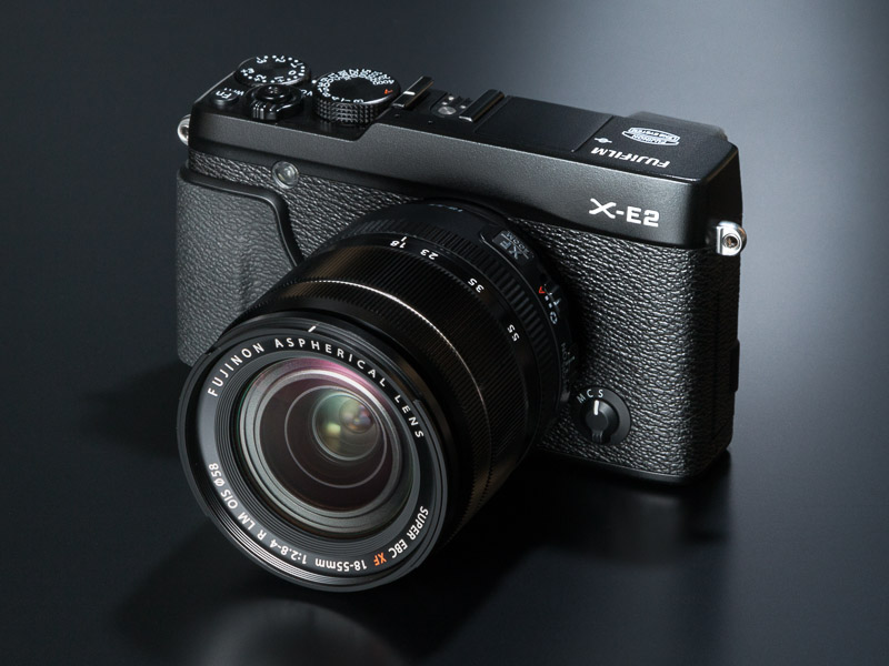 進化したレトロデザインのミラーレス――富士フイルム「FUJIFILM X-E2