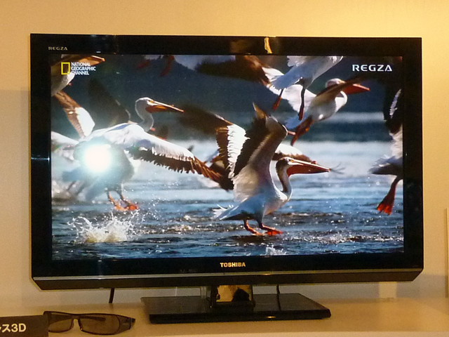 ぜいたくなパーソナルサイズ、“REGZA”「ZP2シリーズ」：ゲームやアニメ