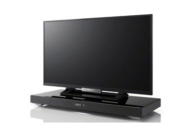 天面ガラスの台座型テレビ用サウンドシステム――ソニー「HT-XT1」：猫が