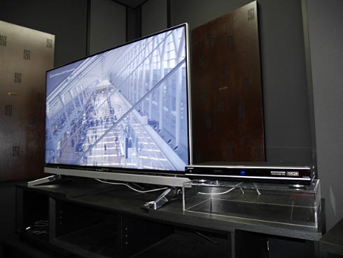 プラズマを超えたのか？――パナソニックの4Kテレビ「TH-65AX800」が見せ