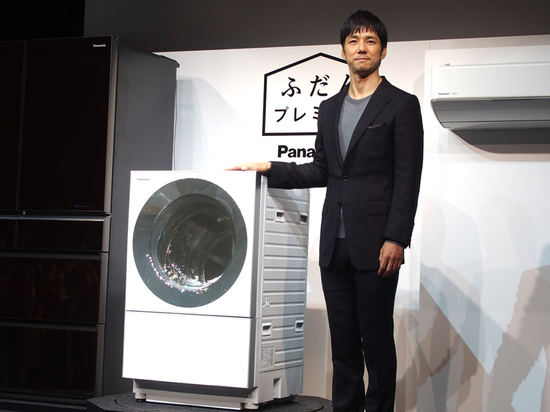 見た目は四角、中身は斜め 空間と調和するパナソニックのドラム洗濯