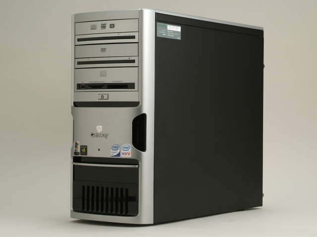 Core2 Duoを搭載した“Gateway”のフラグシップタワー──「ゲートウェイ