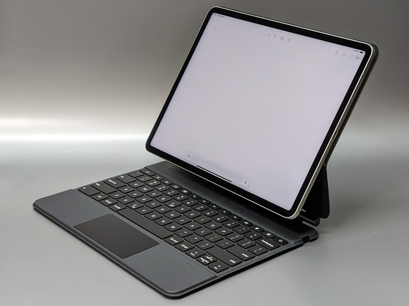 Magic Keyboard」とそっくりで激安1万9800円！？ iPadで使える保護