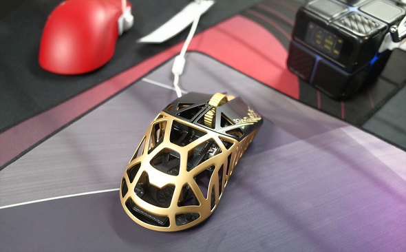 約39gをうたう激軽ゲーミングマウス「BEAST X」が店頭に並ぶ：古田雄介