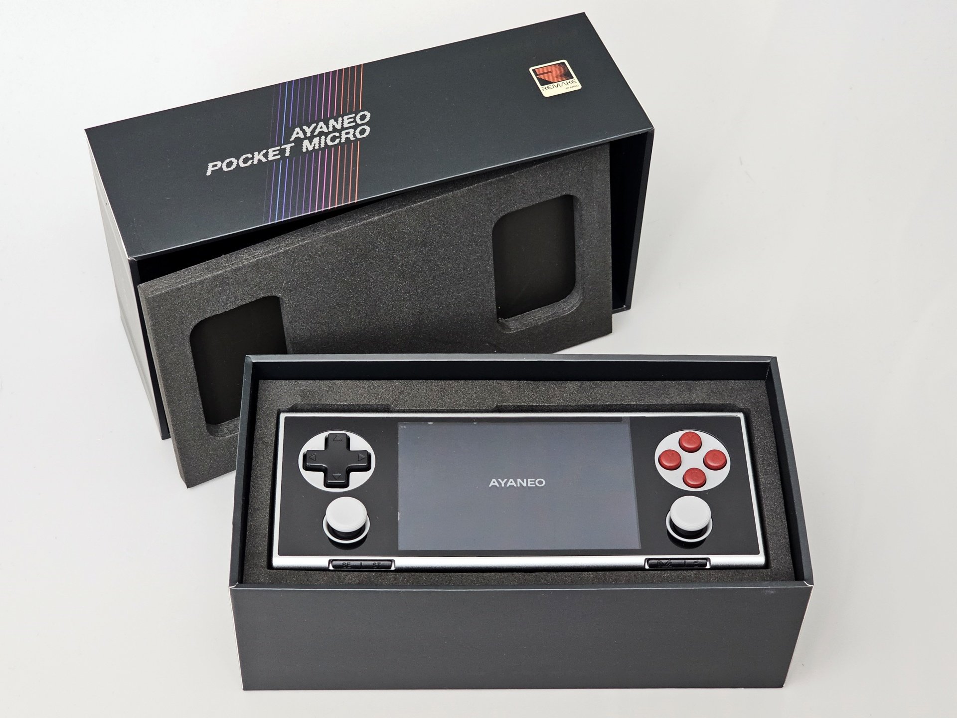 小さなボディーに秘めたるパワー！ 「AYANEO POCKET MICRO」で遊び倒す