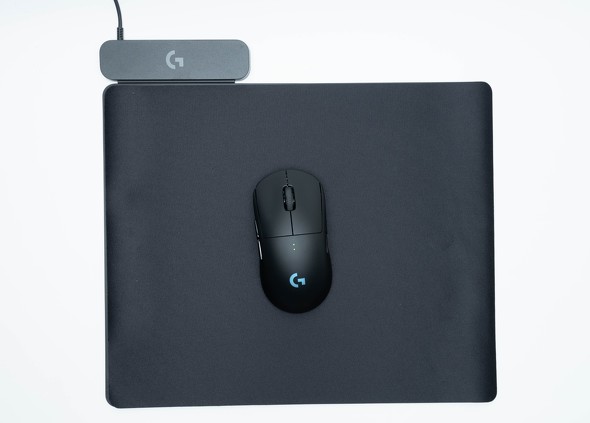 8年ぶりの新モデル、ロジクールのワイヤレス充電マウスパッド