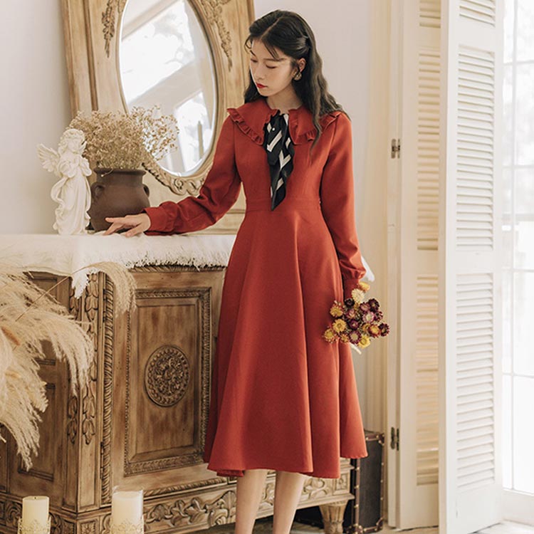 minana / 大きめ襟に小さめフリルで大人可愛い。ワンピース 秋 ロング