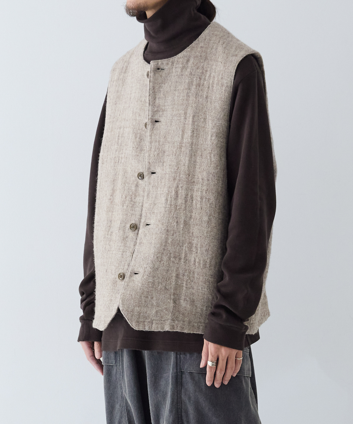 ウールリネン クルーネックベスト｜nest Robe / CONFECT ONLINE SHOP