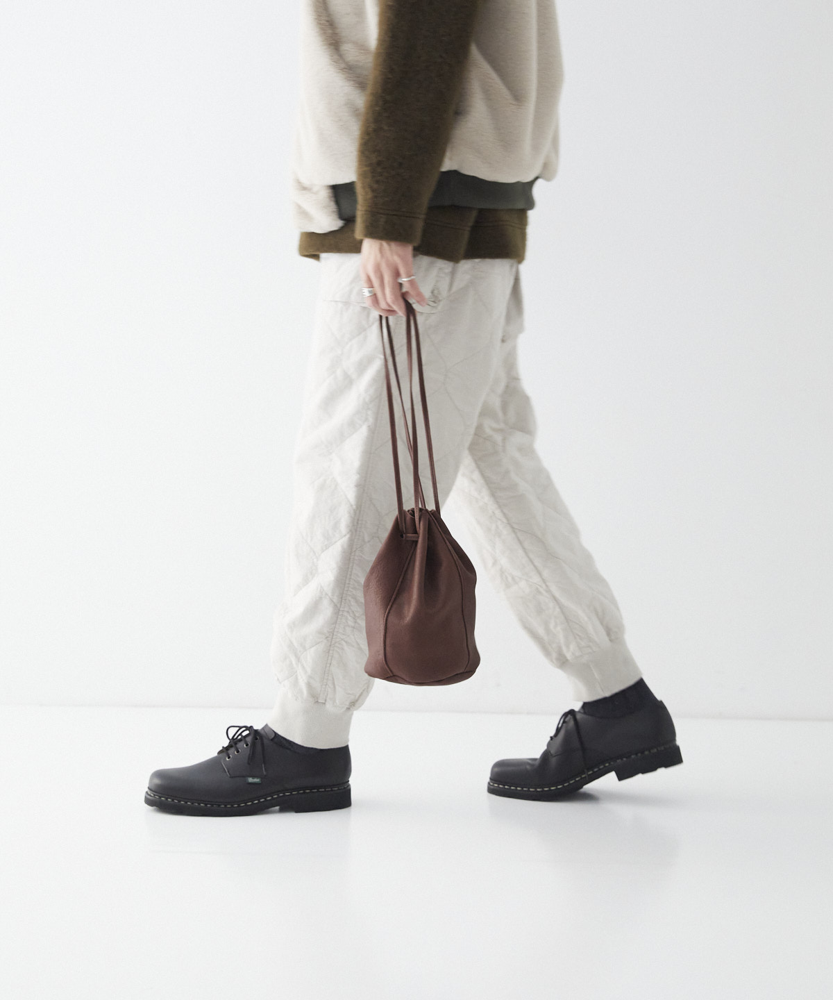 バレンシアレザー巾着バッグ｜nest Robe / CONFECT ONLINE SHOP