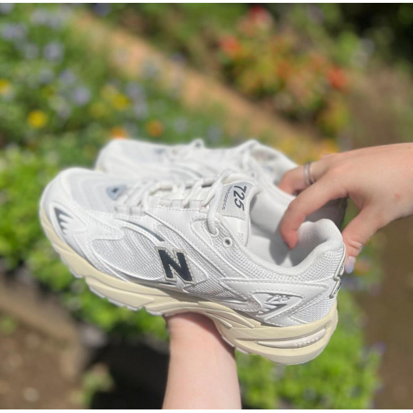 ニューバランス♡白♡725 │ 浦和PARCO-パルコ-