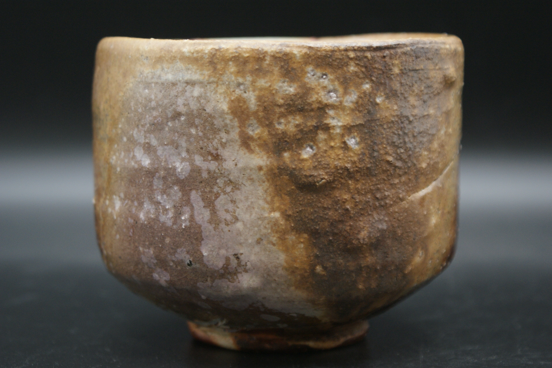 人間国宝》伊勢﨑 淳 作 備前 茶碗（桐箱後日） | 陶備堂オンライン