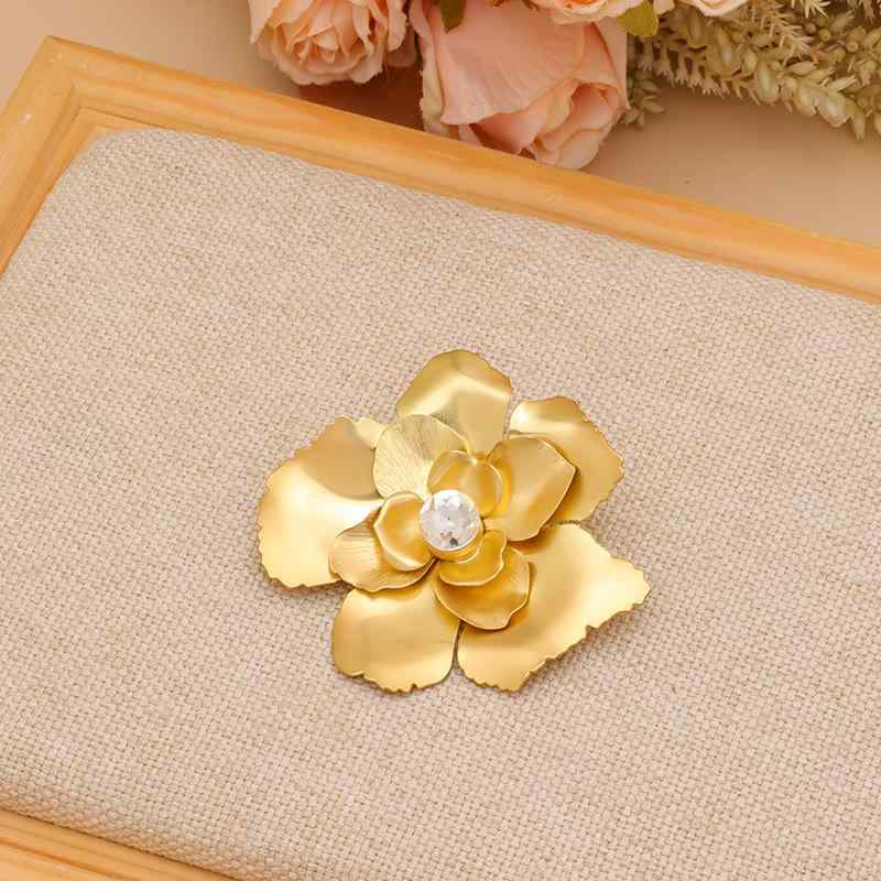 楽天市場】ブローチ レディース 襟元固定 立体フラワー 繊細な花びら