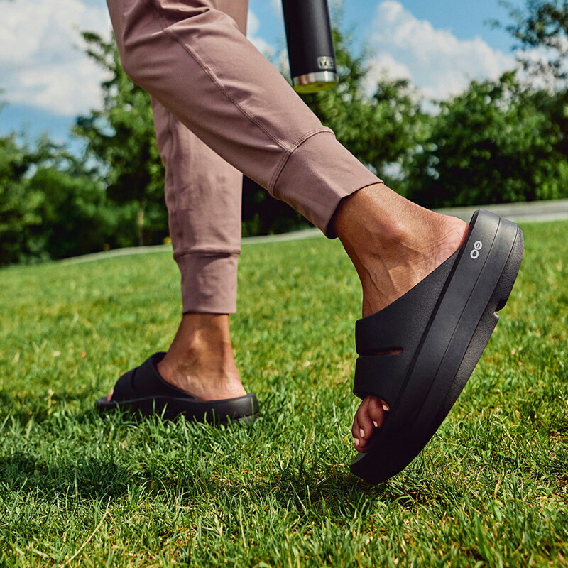 ウーフォス/OOFOS OOmega OOahh（ウーメガウーアー） リカバリー