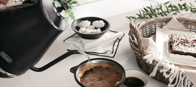 楽天市場】デロンギ アイコナ 電気カフェケトル ブラック[KBOE1220J-GY