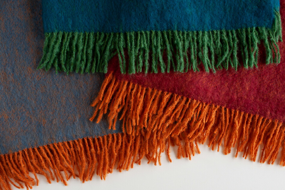 廃番在庫限り】レボントゥリ／REVONTULI モヘアブランケット（ラプアン