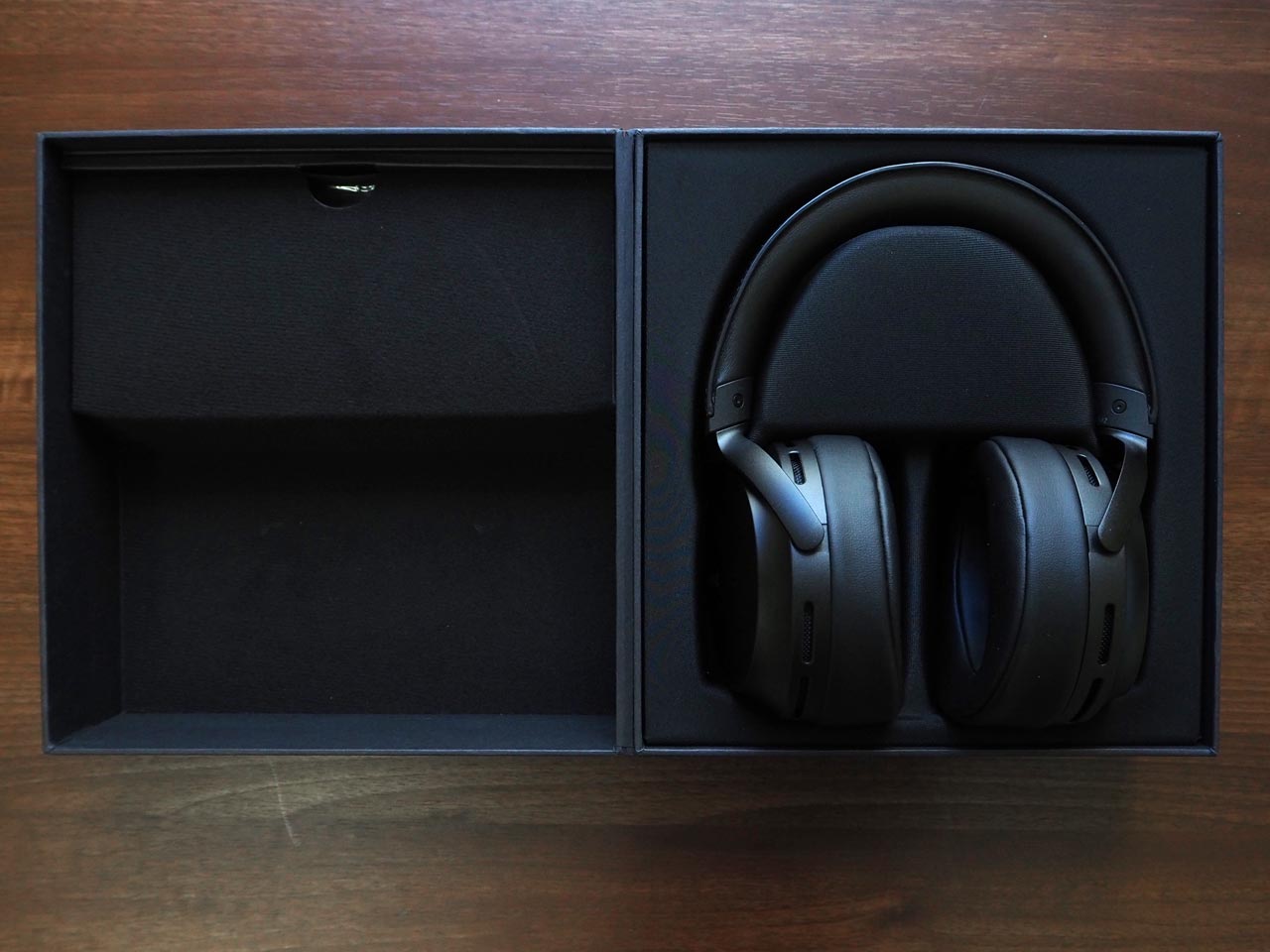 大口径ドライバを採用し、包み込まれるような表現力を楽しめる