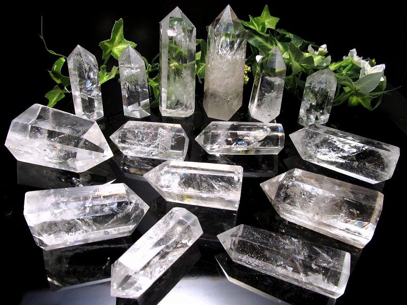 虹入り 水晶ポイント 六角柱 30グラム-40グラム 超透明 手ごろな小さめ