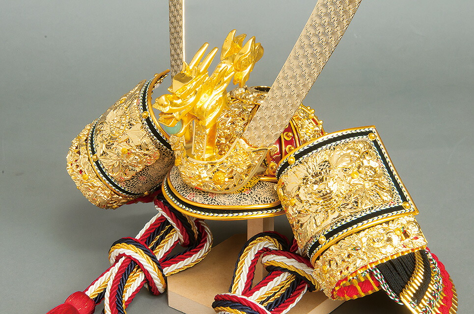 五月人形兜平台飾りセット【P93013】総檜造りの台屏風に豪華な牡丹金物