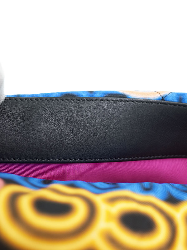 CHANEL】シャネル『シャネル19 ハンドバッグ ネオン』レディース