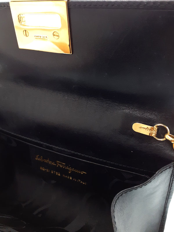 Salvatore Ferragamo】フェラガモ『ガンチーニ チェーンショルダー