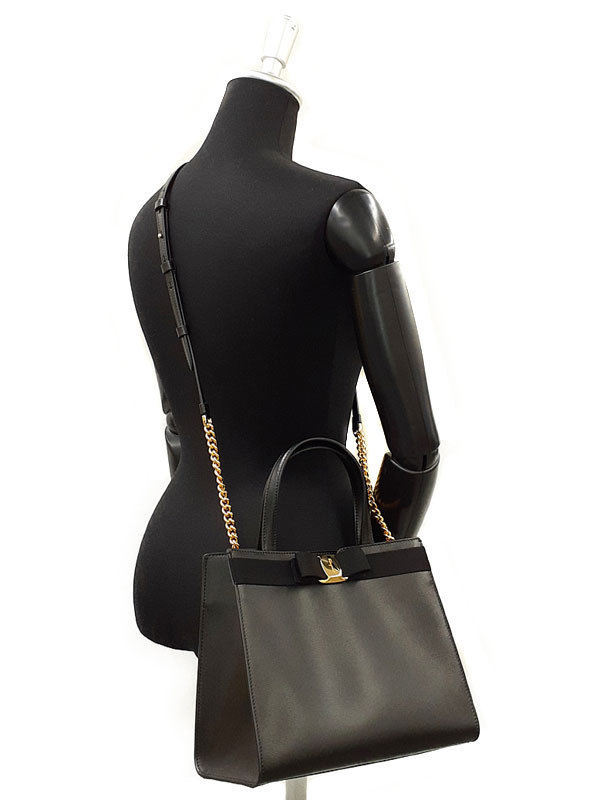 Salvatore Ferragamo】フェラガモ『ヴァラ リボン 2WAYトートバッグ