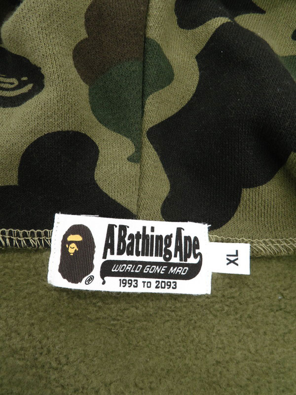 A BATHING APE】アベイシングエイプ『1st Camo Shark Full Zip Hoodie