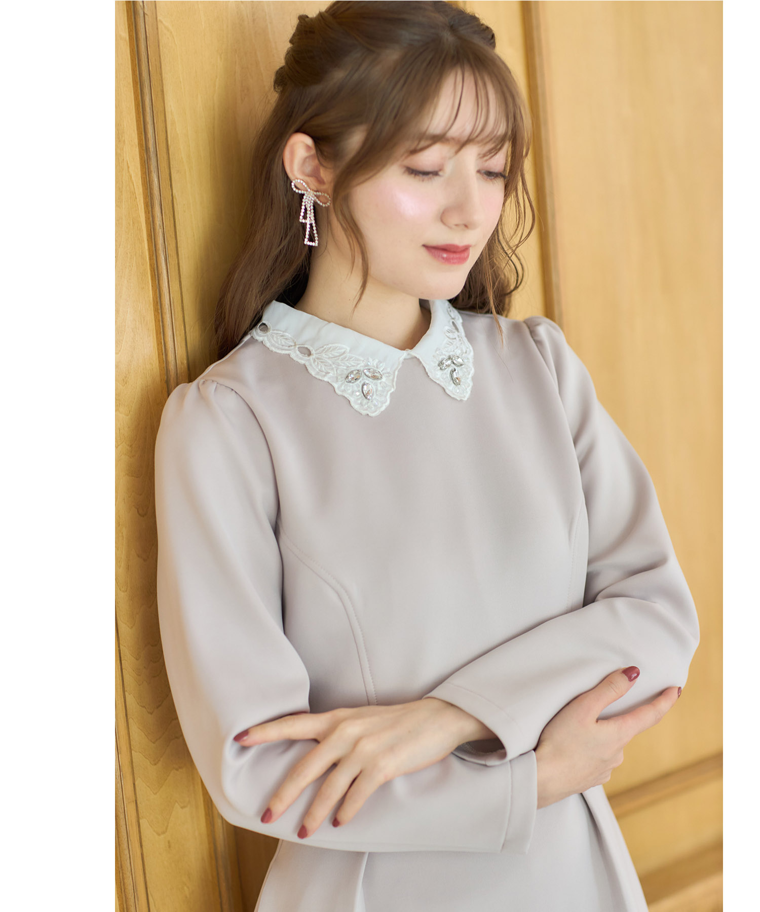 2WAYビジュー×レース襟付きダンボールワンピース