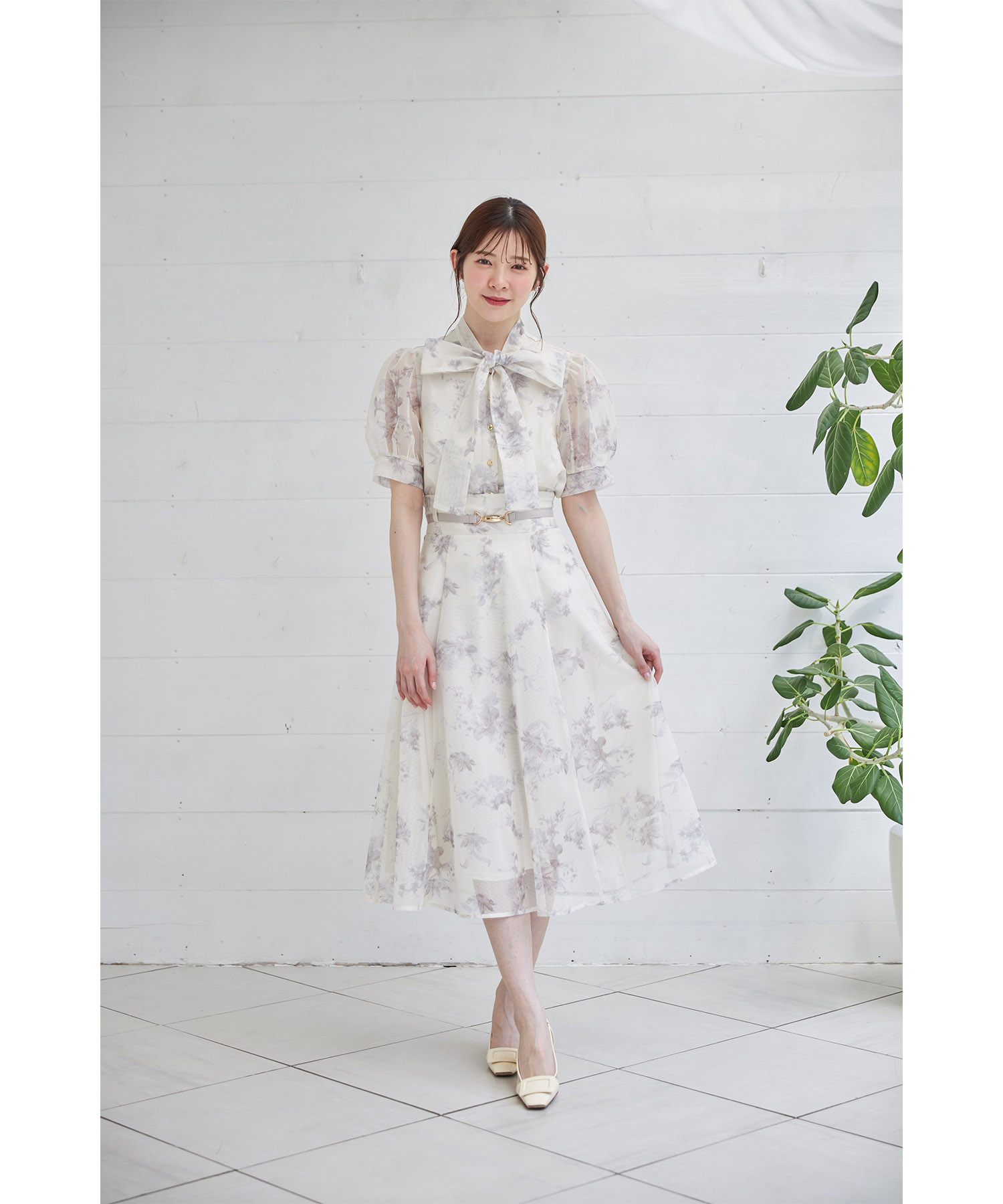 ボウタイリボンフラワープリントメッシュブラウス