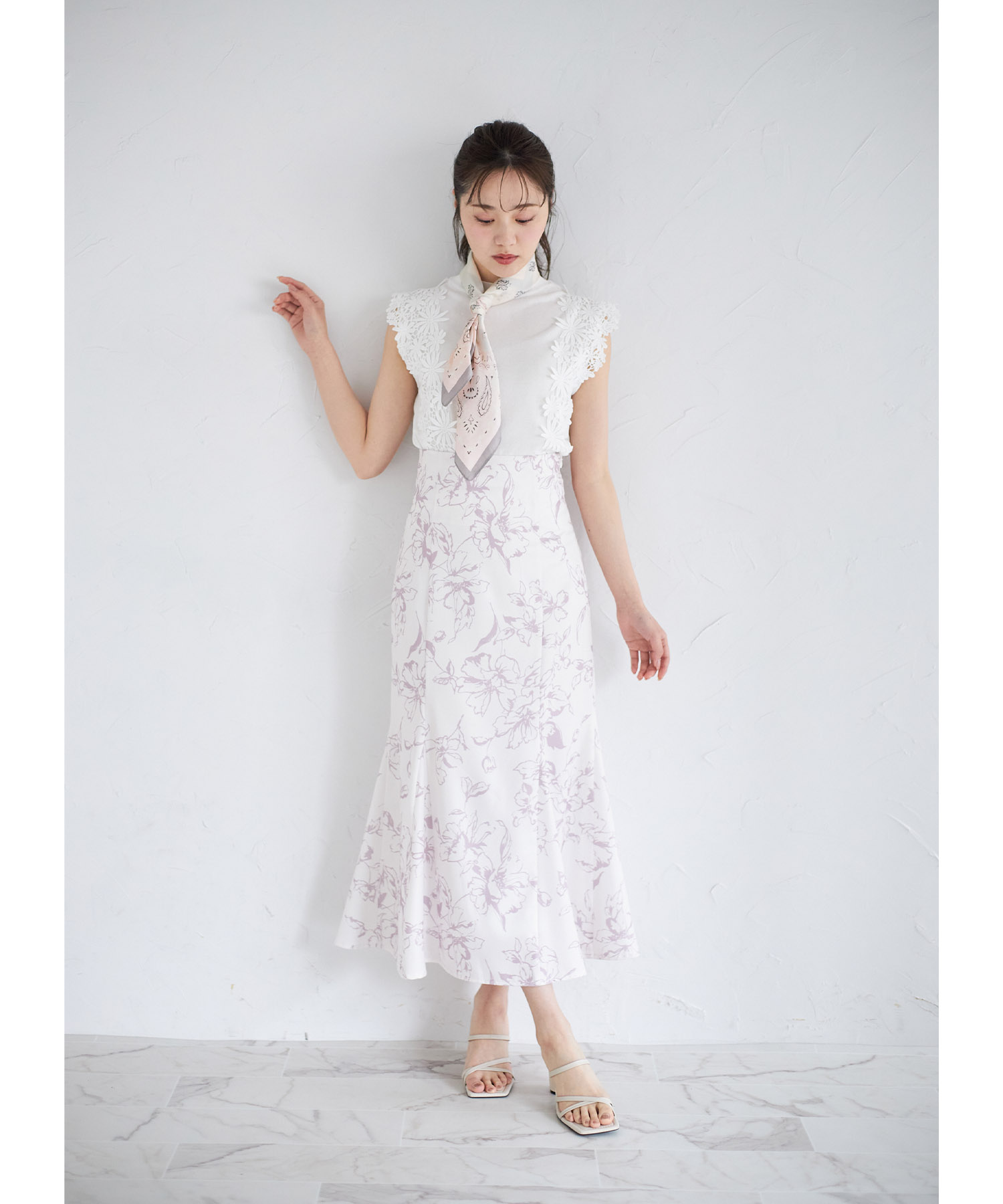 ショルダーフラワーレースニットプルオーバー