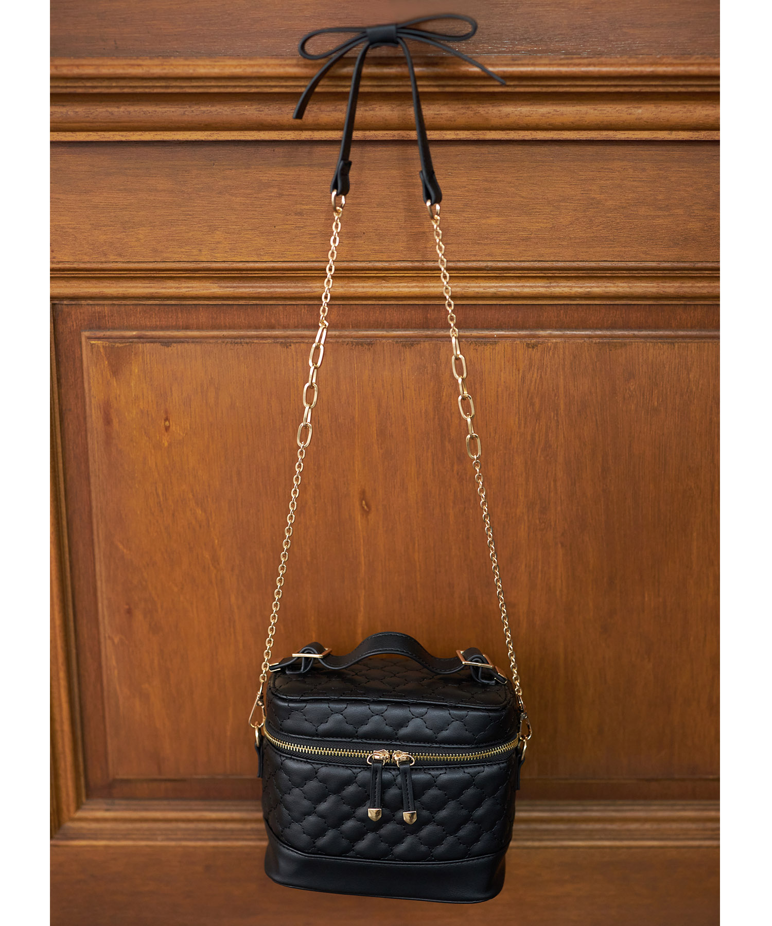 リボンショルダー付きクローバーキルティング×裏地チェリー柄バニティ