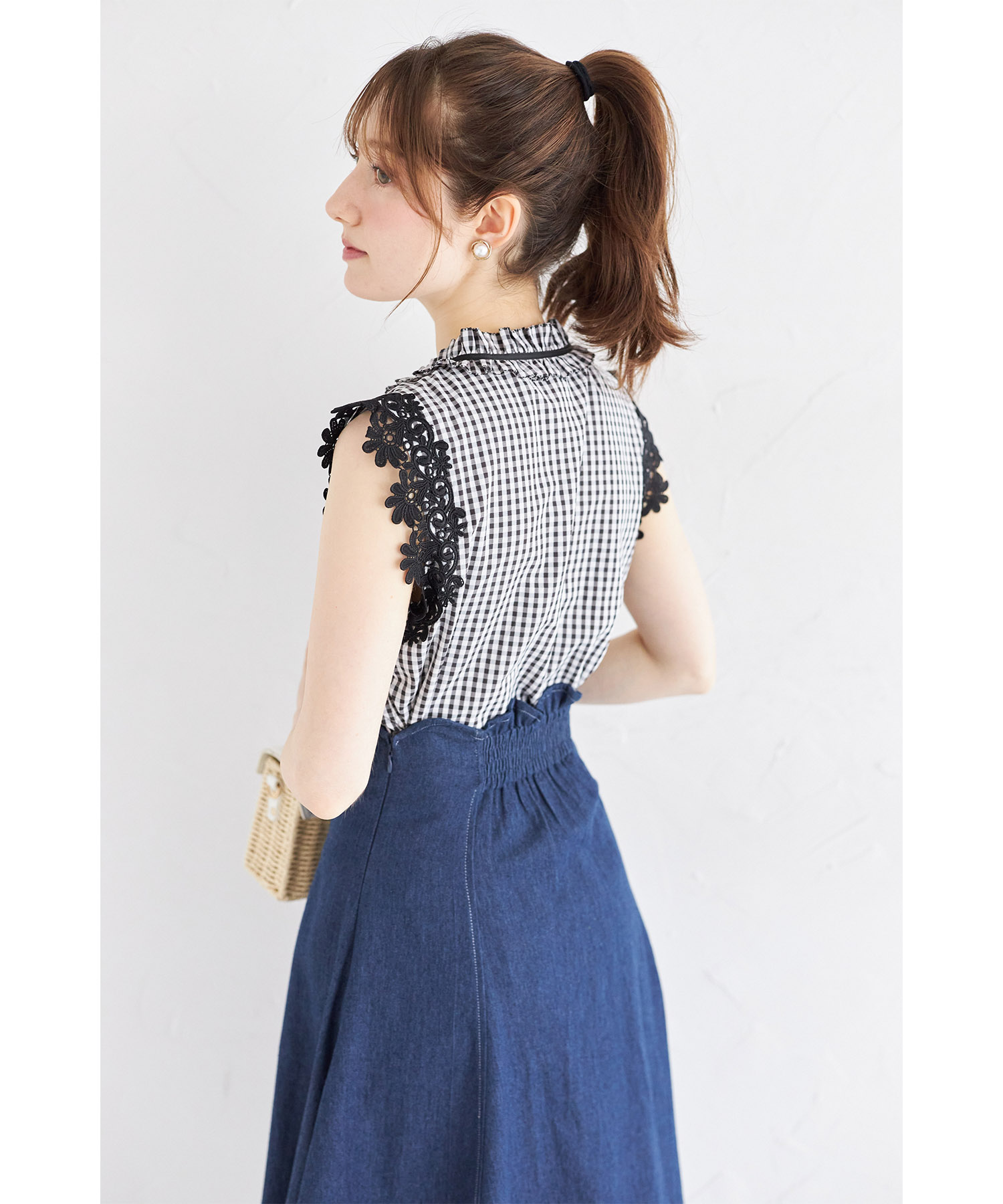 リボン付きフラワー釦ショルダーレースギンガムチェック柄ブラウス