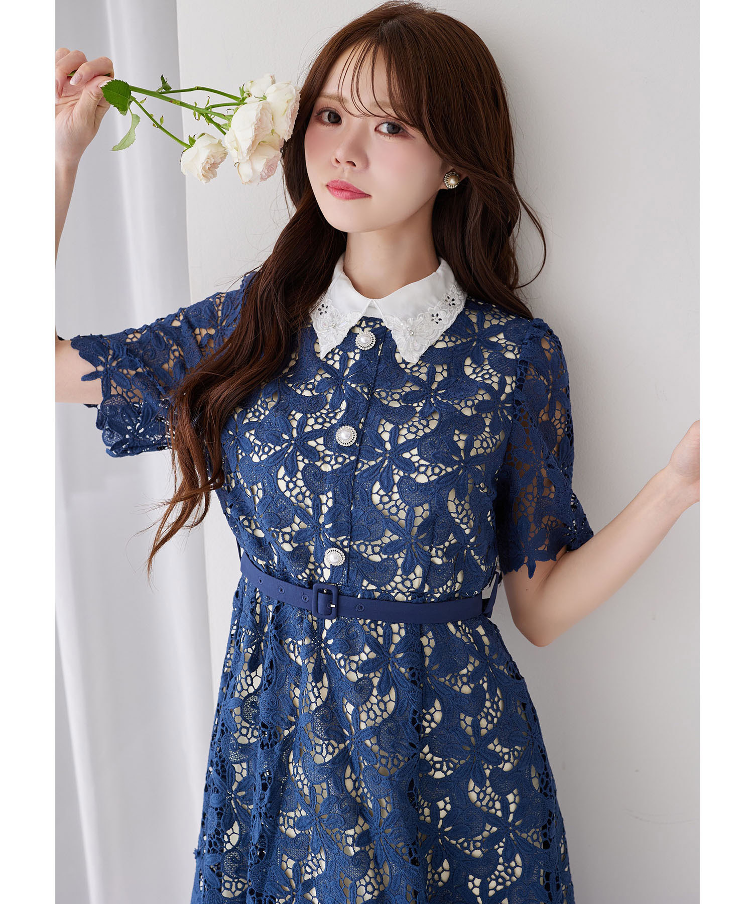 取り外し可能なフラワー刺繍ビジュー襟＆ベルト付きパール飾り釦カット