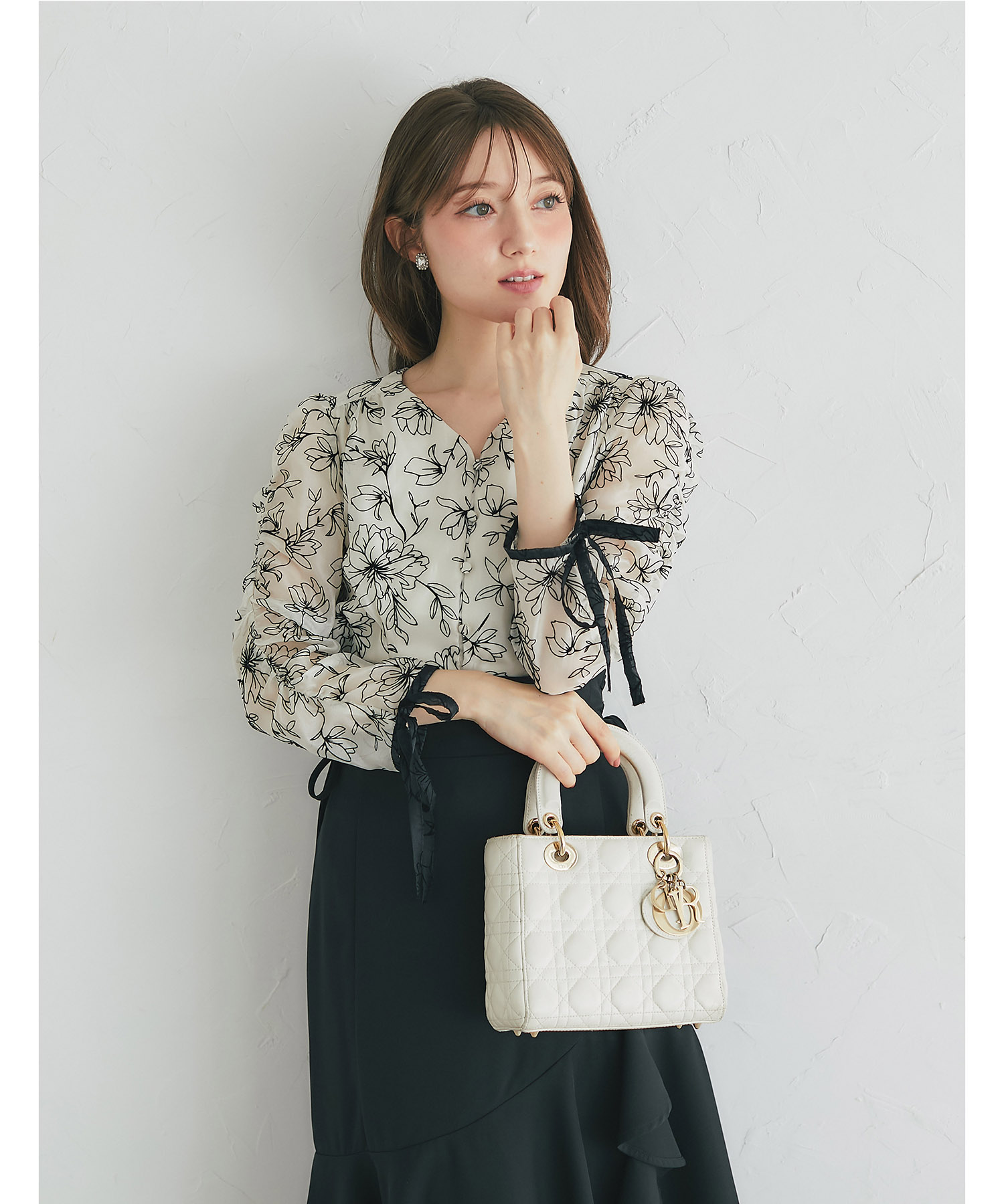 リボン付きフロッキーフラワープリントシアーブラウス