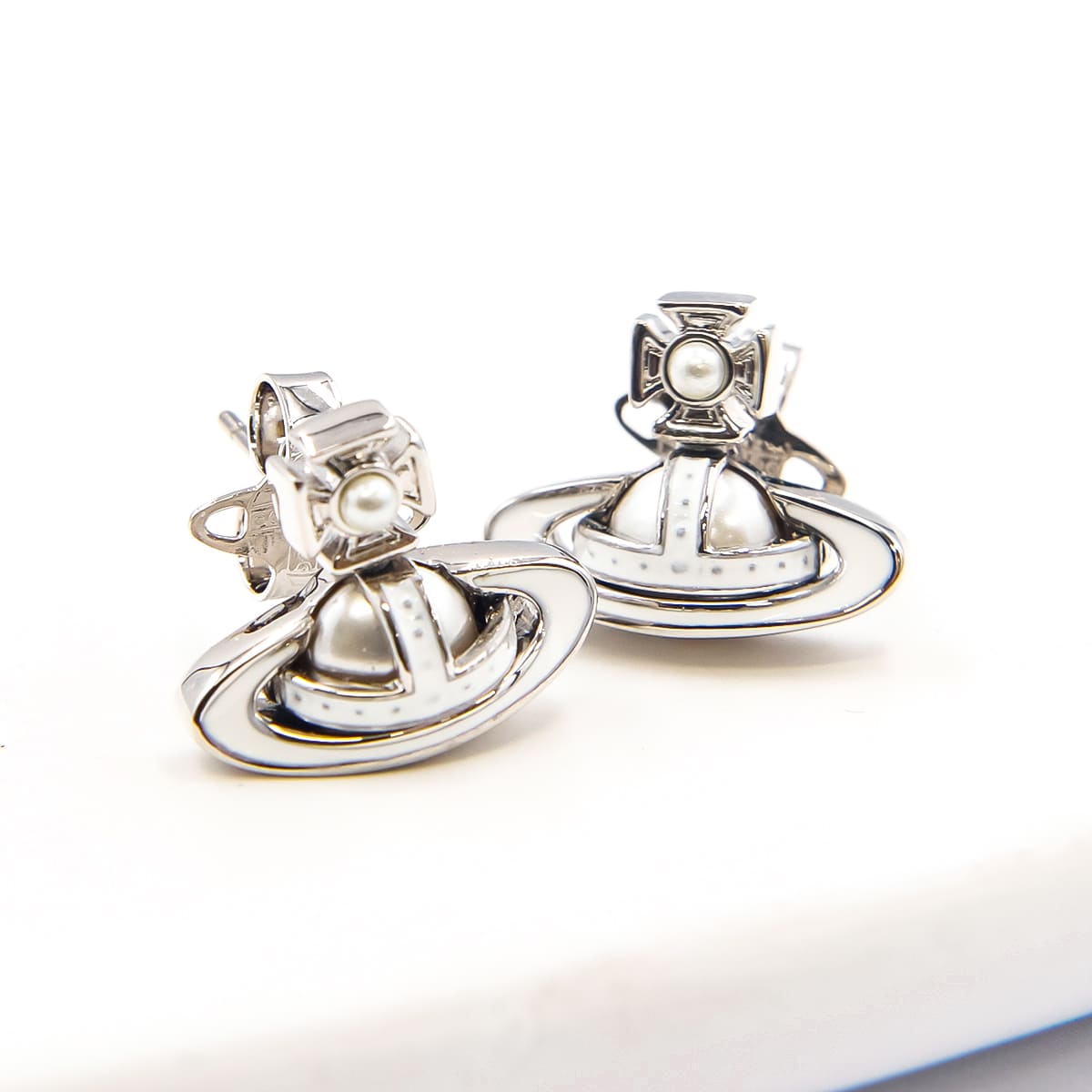 楽天市場】Vivienne westwood ヴィヴィアンウエストウッド ピアス