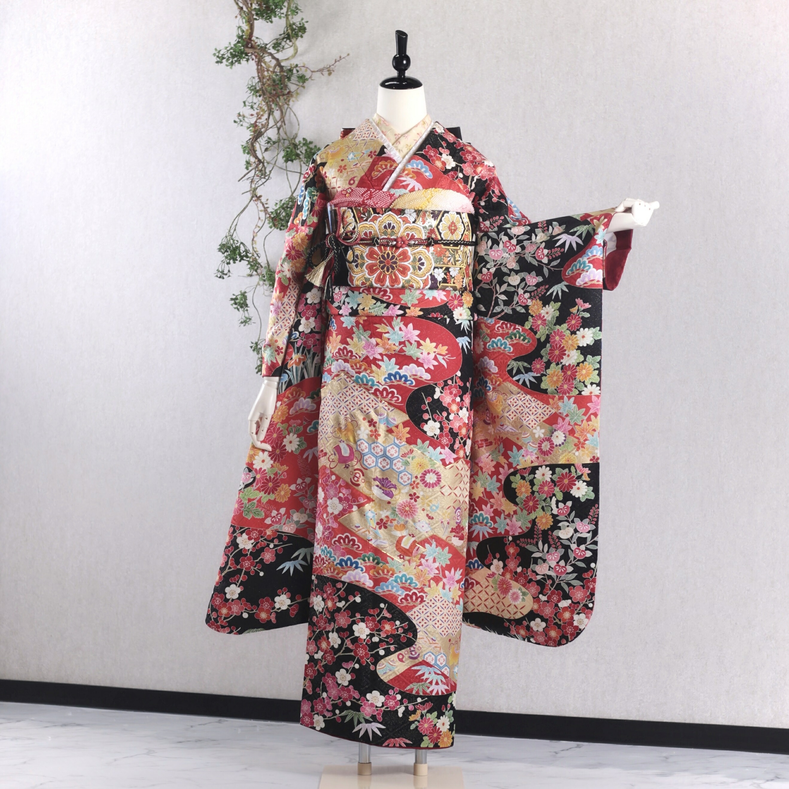 振袖御所車柄中古品長襦袢、帯、帯揚げ、帯締め半衿正絹