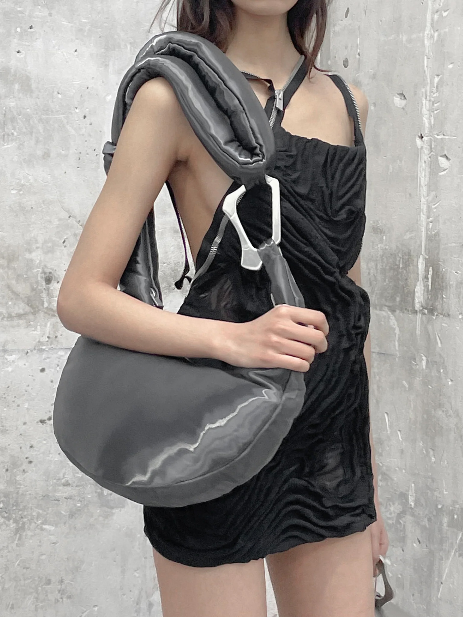 HELIOT EMIL™ AW23 LIQUID METAL ATTACHE TOTE | deibido | REVERSIBLE