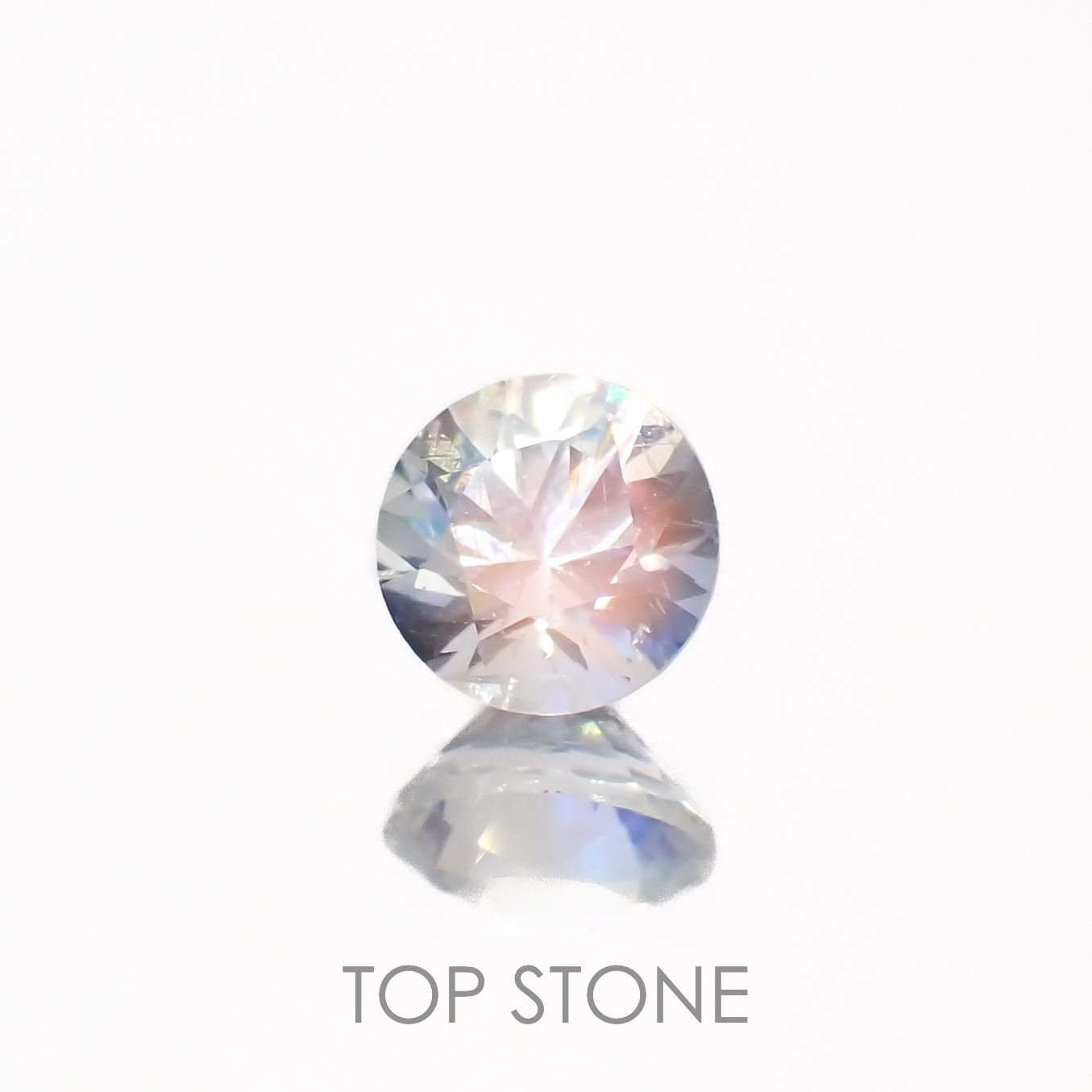 レインボームーンストーン(宝石名ラブラドライト)マダガスカル産 0.35