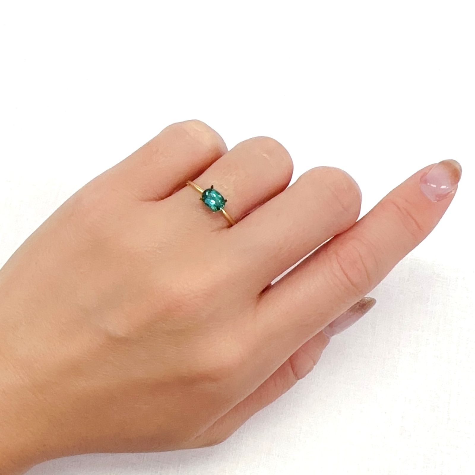 ブルーグリーントルマリン ブラジル産 0.78ct[230923531]6.5x4.7mm前後